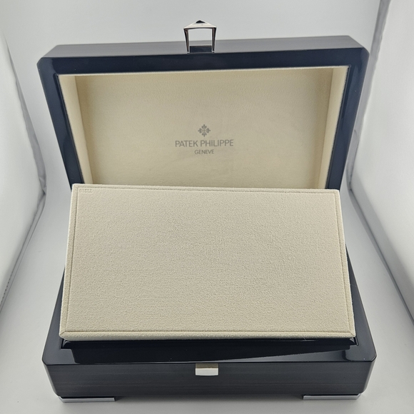 Patek Philippe brown wooden watch box with cover cloth - Picture 5 of 16